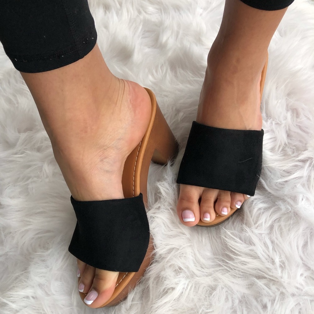 RESTOK Soda Sunkist Black Faux Suede Platform Heel - Picture 4 of 11